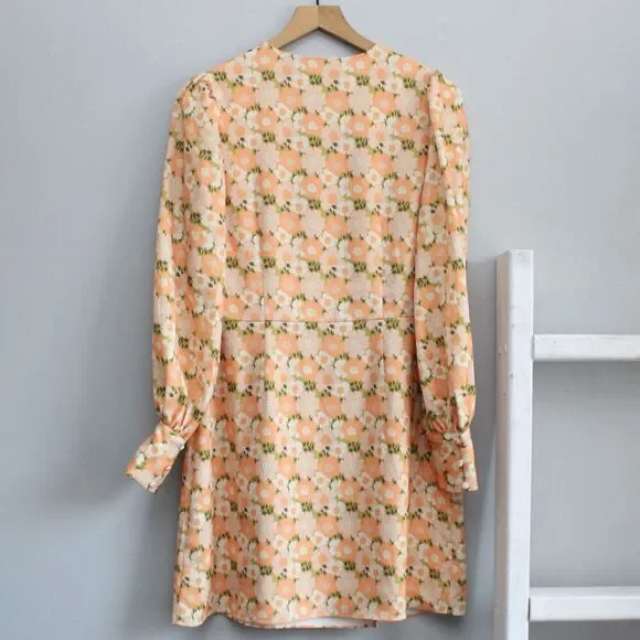 ALEXIA ADMOR Arya Button-front Wrap Dress In Summer Floral Cream Size 8 NWT - Picture 3 of 10